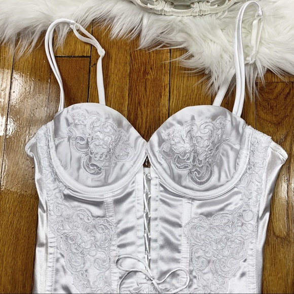SOLD🌹Vtg Christian Dior Silky White Bustier 36B🌹 - Picture 4 of 6